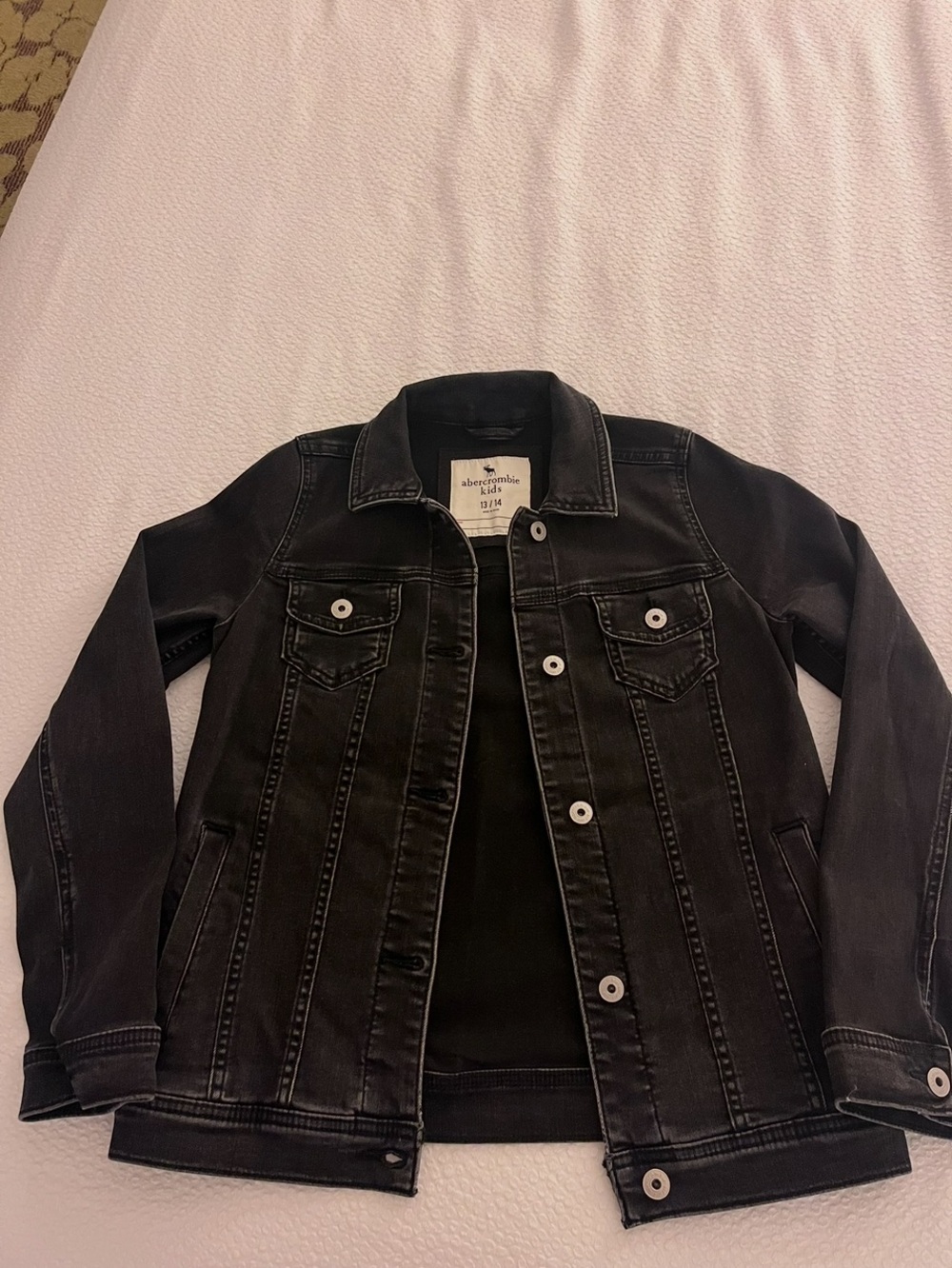 Abercrombie Kids
Denim Jacket Unisex
13/14 Black Button Front
Trucker Coat